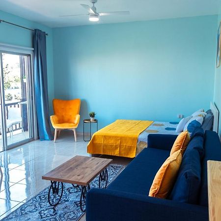 Calypso Apartment Paphos Bagian luar foto