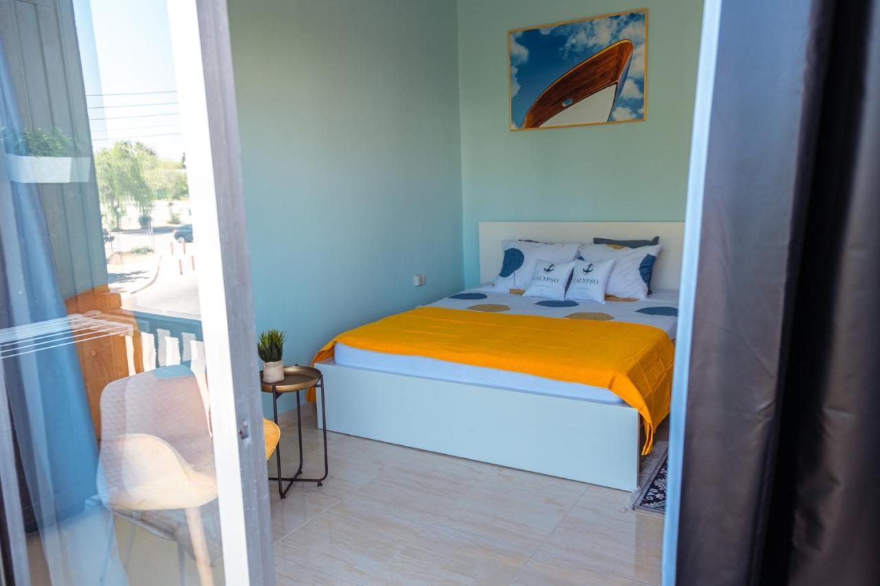 Calypso Apartment Paphos Bagian luar foto